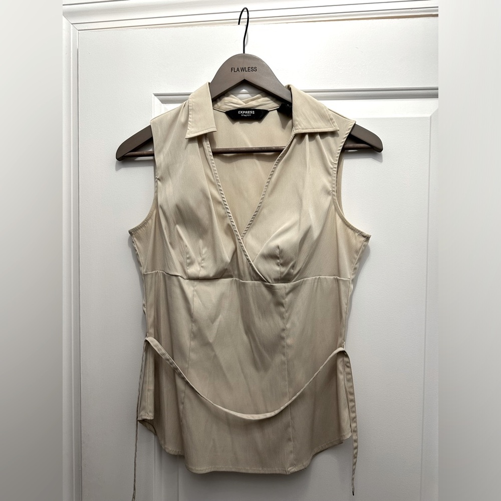 EXPRESS Collared Sleeveless V-Neck